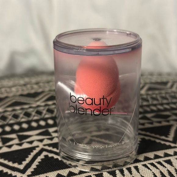 Mini Beauty Blender Sponge - Picture 2 of 5